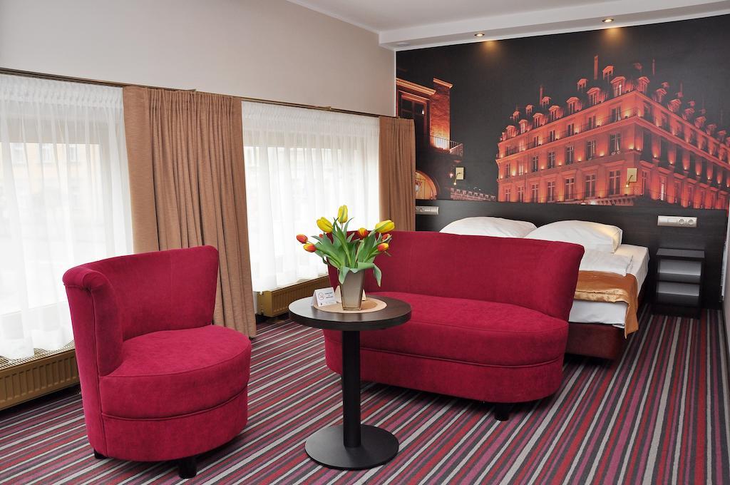 Hotel Atrium Nowy Tomyśl Zimmer foto